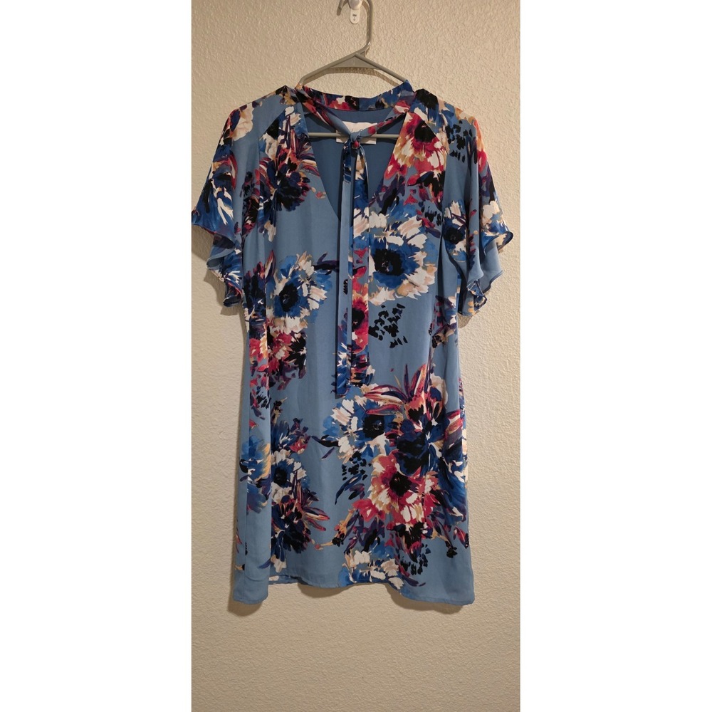 Charles Henry Dress Women's‎ Petite M Blue Floral Shift Flutter Sleeve Tie Neck
